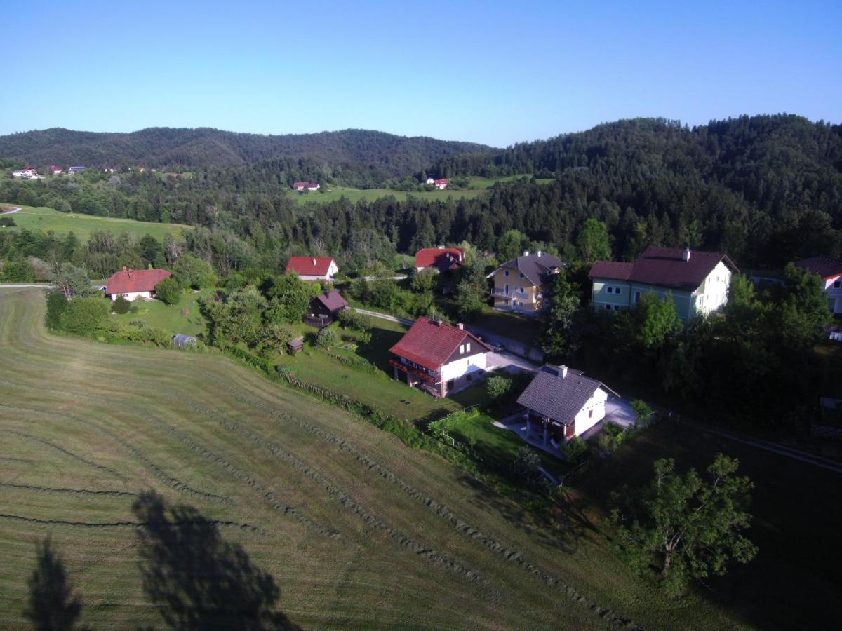 B&B Cerne Polhov Gradec Εξωτερικό φωτογραφία