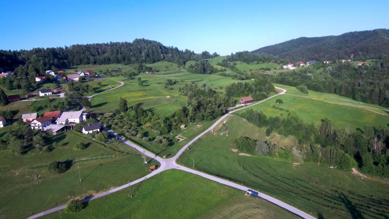 B&B Cerne Polhov Gradec Εξωτερικό φωτογραφία