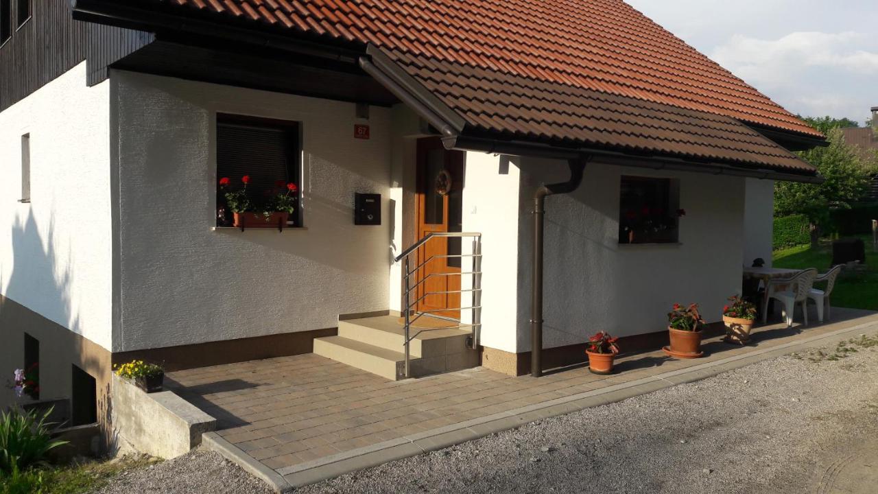 B&B Cerne Polhov Gradec Εξωτερικό φωτογραφία
